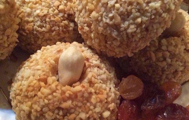 MES GÂTEAUX AUX RAISINS SECS ET CACAHUÈTES