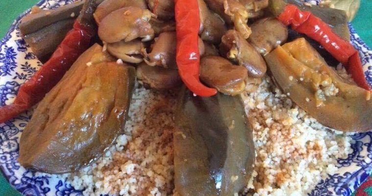 Couscous aux aubergines et fèves séchées
