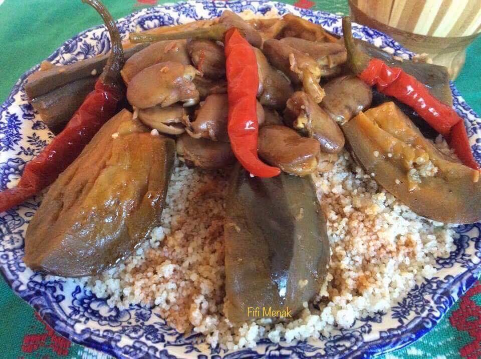 Couscous aux aubergines et fèves séchées