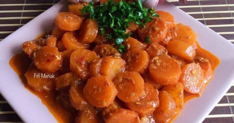 Carottes en sauce rouge au carvi (Mchermla zrodia)