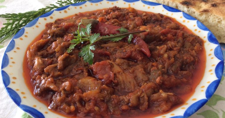 Aubergines grillées et tomates au carvi (Zalouka)