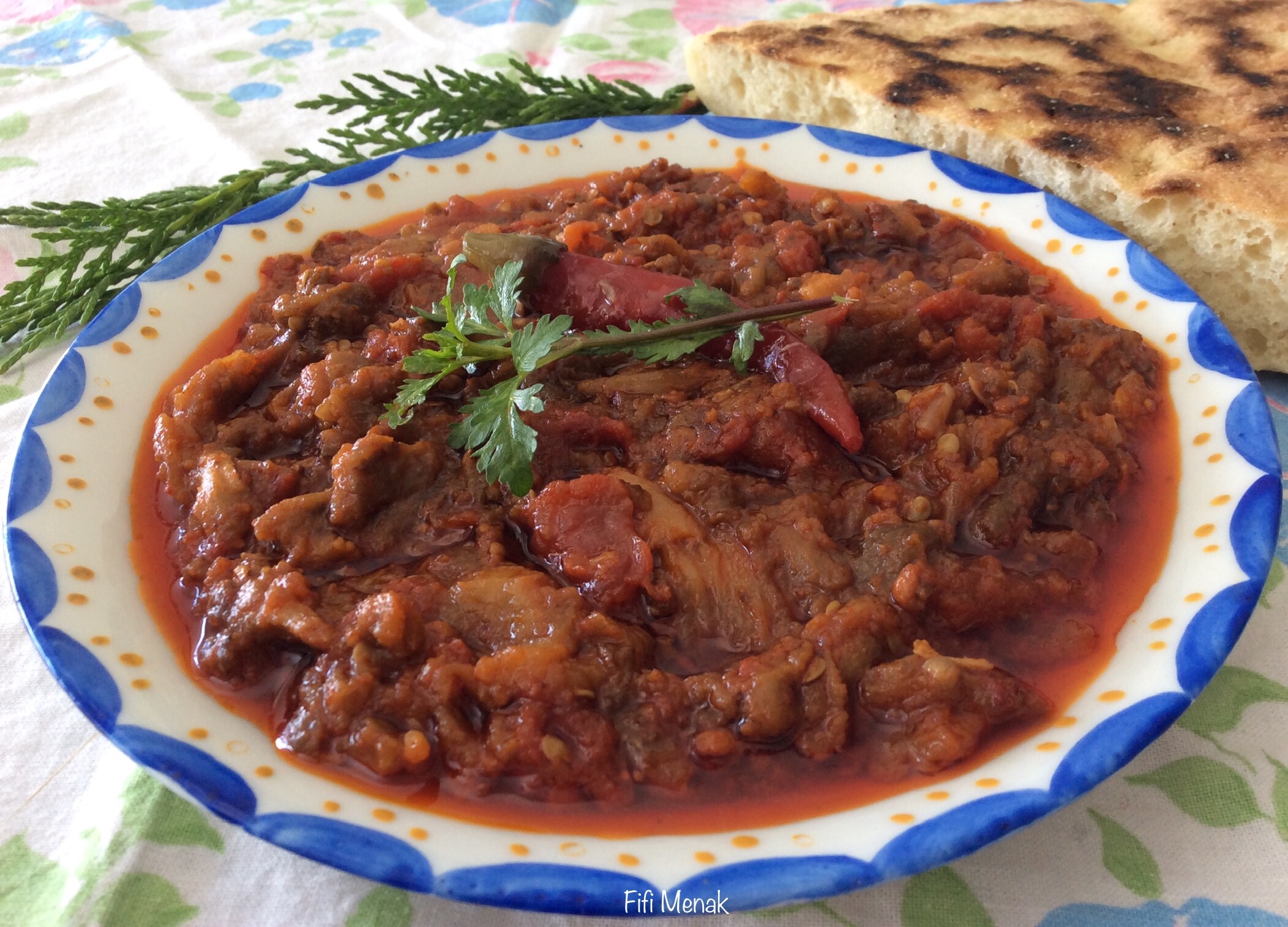 Aubergines grillées et tomates au carvi (Zalouka)