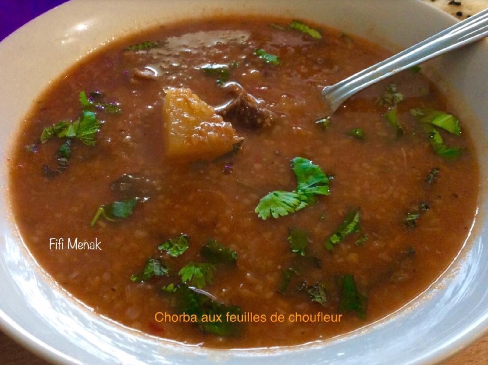 Soupe de fanes de chou-fleur