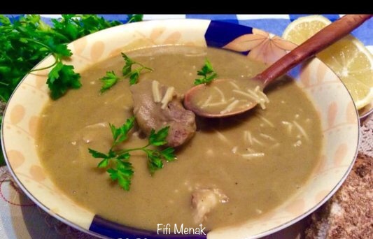 SOUPE DE PETITS POIS CASSÉS À LA VIANDE D’AGNEAU