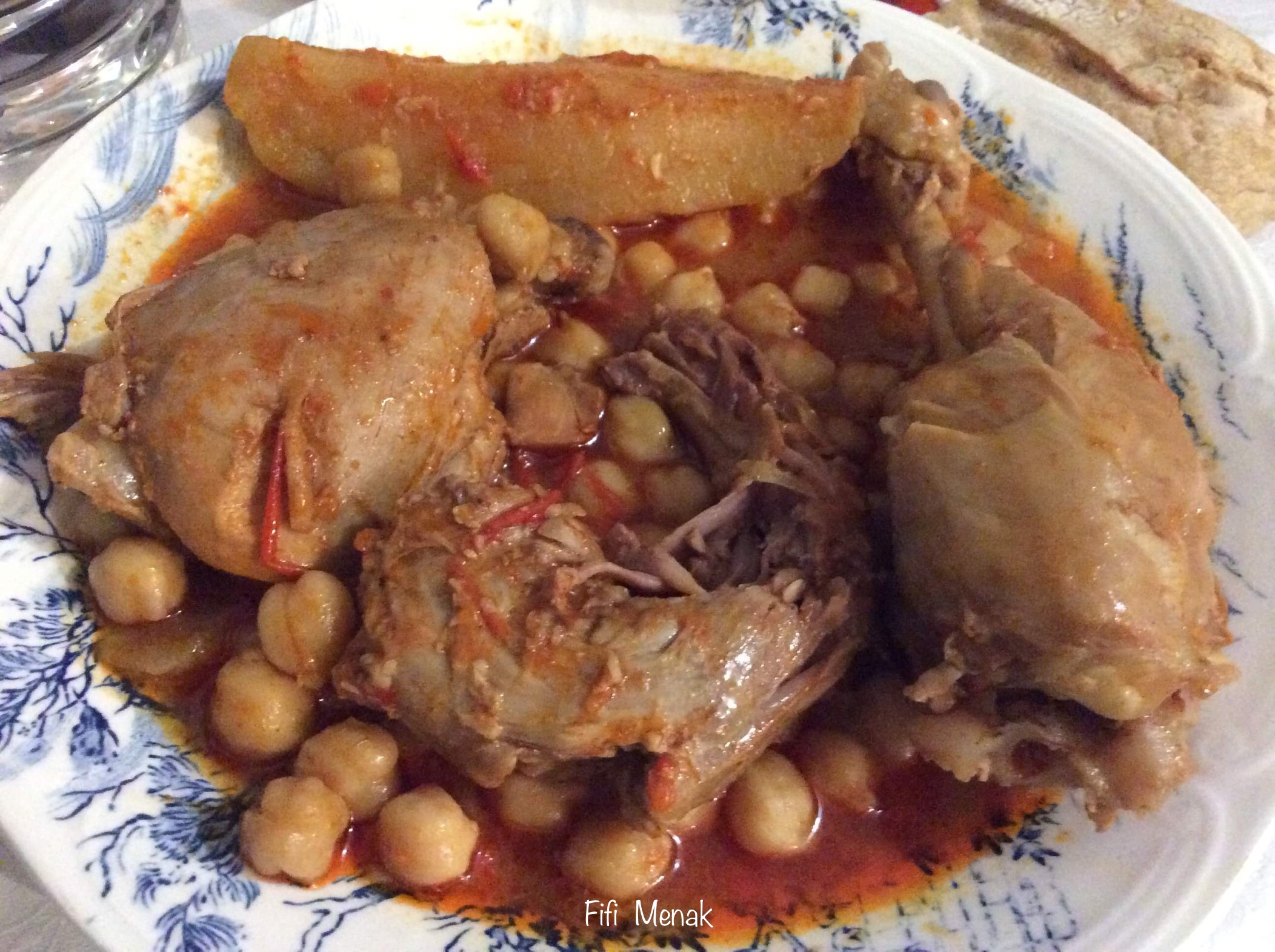 Poulet en sauce à l’ail (chtitha djedj)