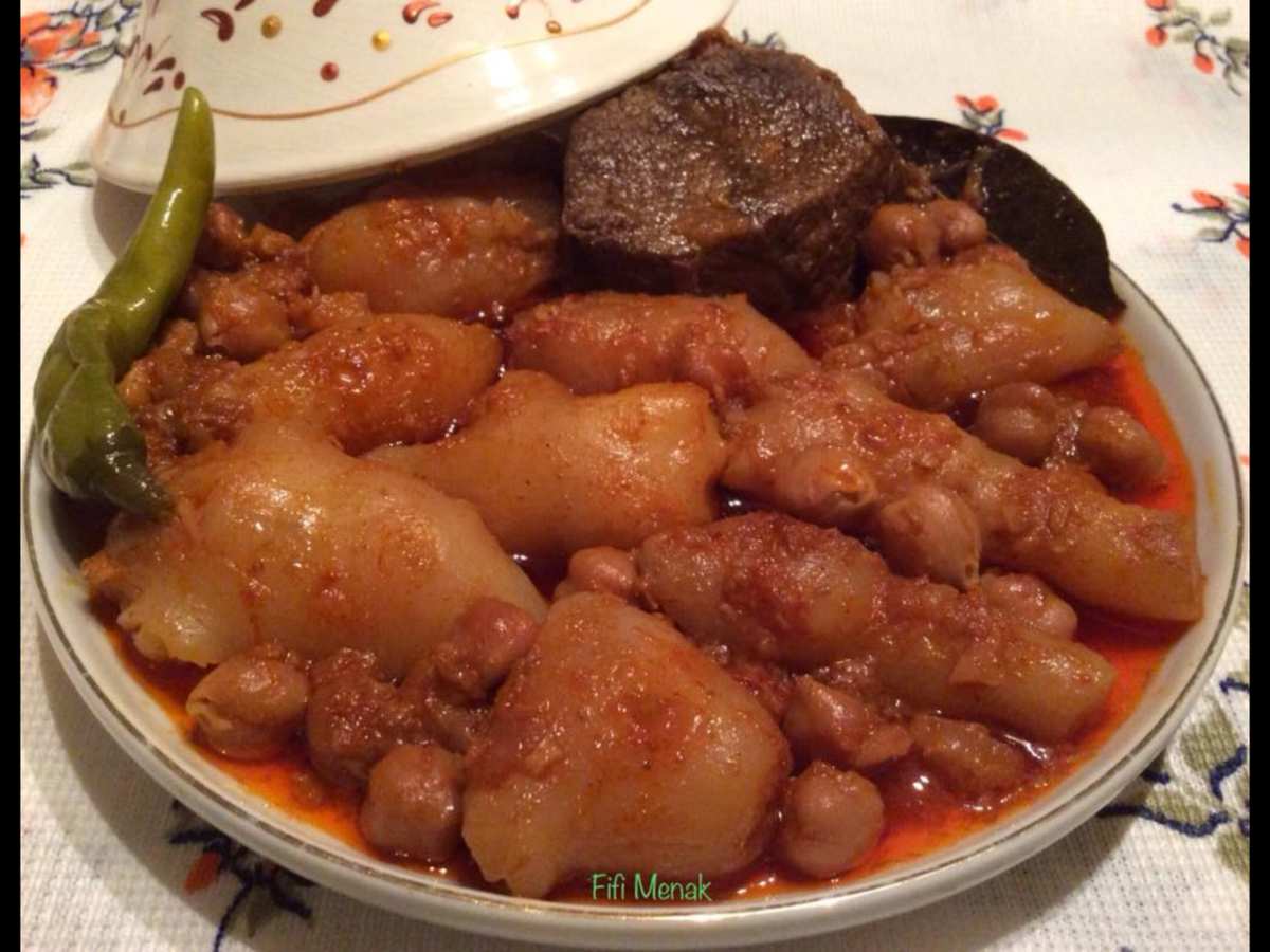 TOPINAMBOURS EN SAUCE ROUGE, À LA VIANDE