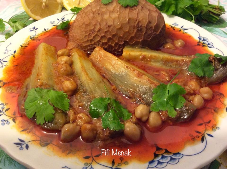 Panse farcie en sauce à l’aubergine (Osbane dewara bel badendjel)