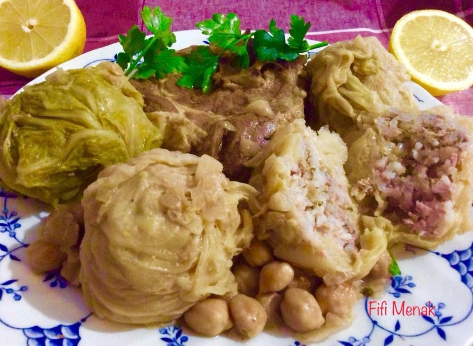Feuilles de chou farcies en sauce blanche(Dolma krombit)