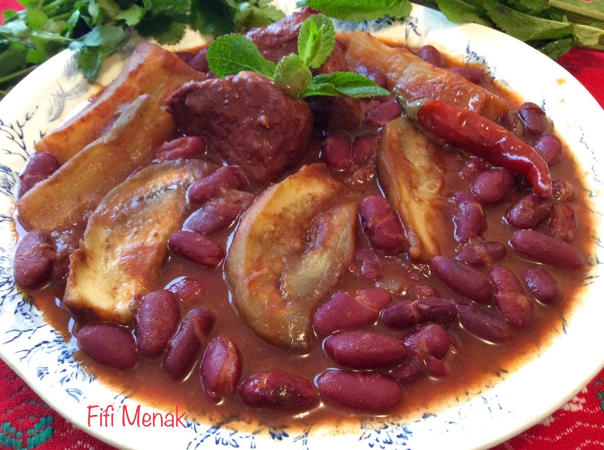 HARICOTS ROUGES EN SAUCE AUX AUBERGINES
