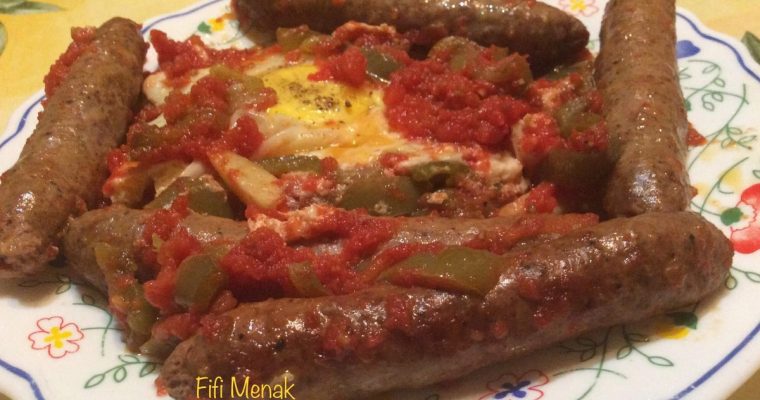 MERGUEZ EN SAUCE PIQUANTE AUX ŒUFS