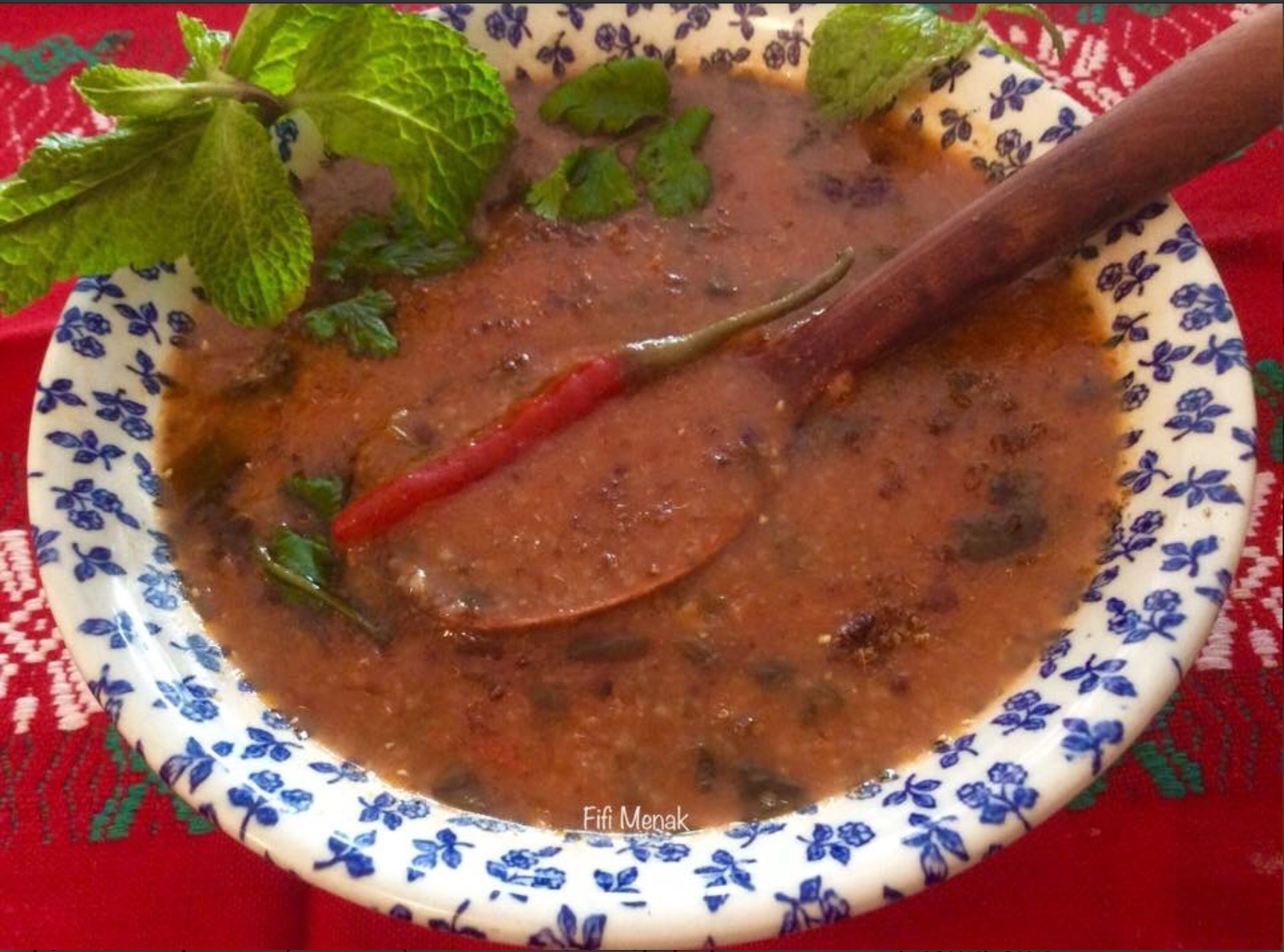 Soupe de semoule à l’ail et au carvi (Chorba mdecha)