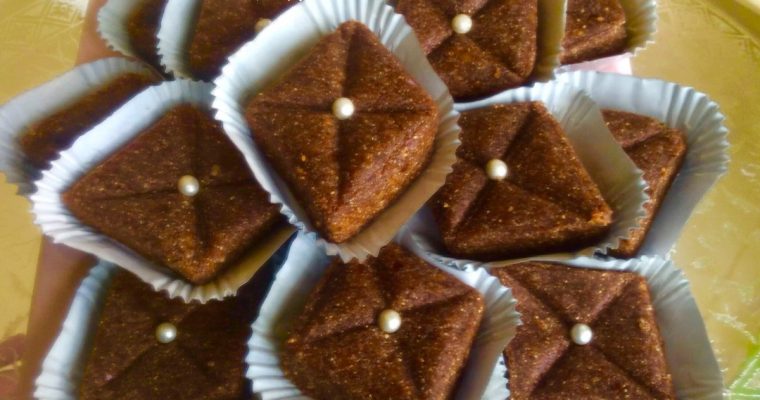 MON GÂTEAU À LA FARINE DE LÉGUMES SECS (MAKROUT B’ZRIR)