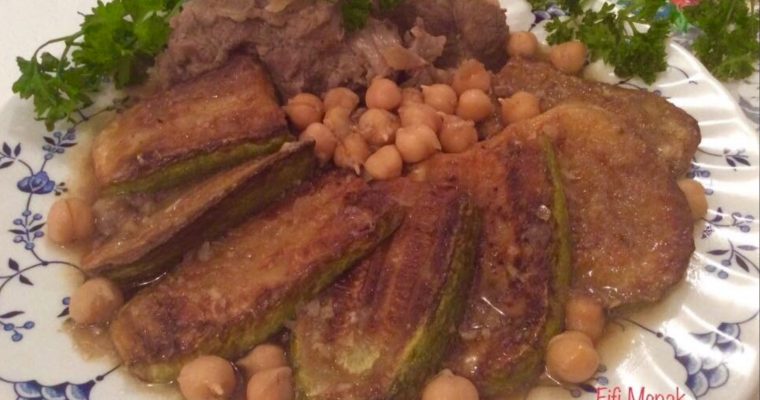 Courgettes frites en sauce blanche à l’ail et au carvi (Mderbel qaraa)