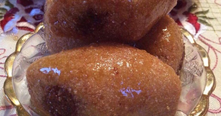 Gâteaux à la semoule, aux amandes et au miel (Makrout laassel)