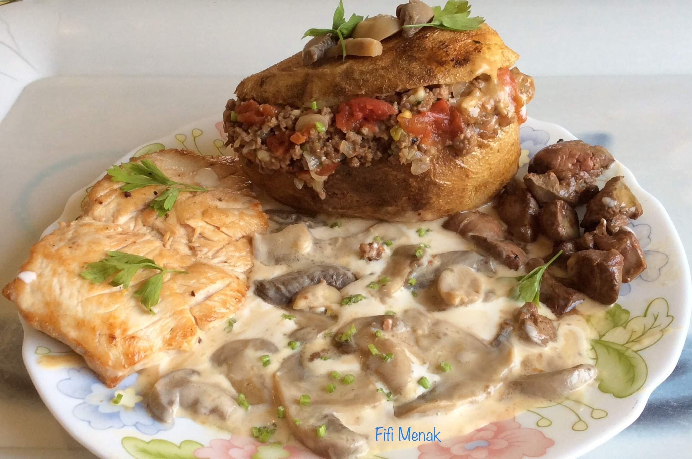 Pomme de terre farcie et champignons à la sauce camembert