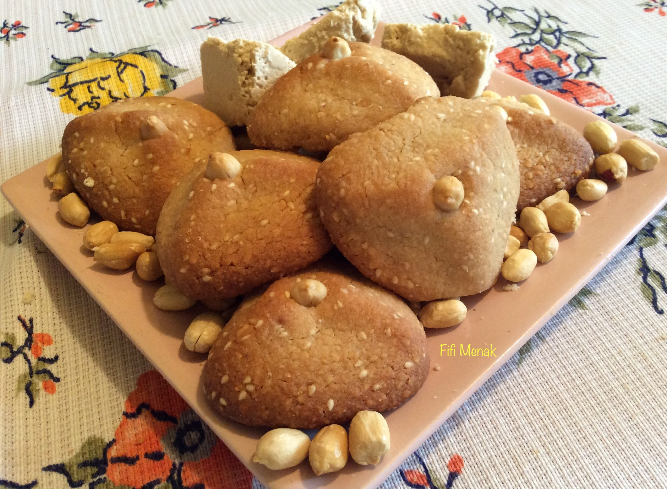 Sablés à la graine de sésame, halwa turc et cacahuètes