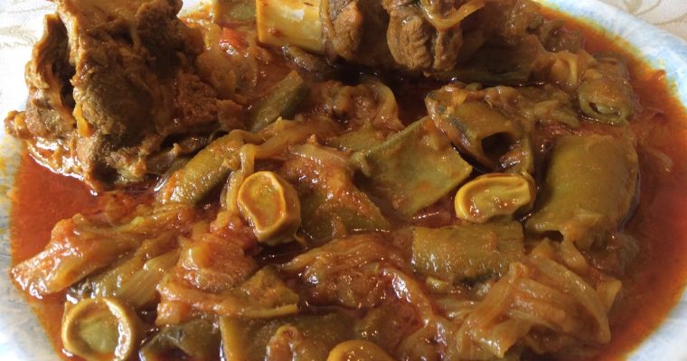 Fèves en sauce à la viande (Merqa bel foul)
