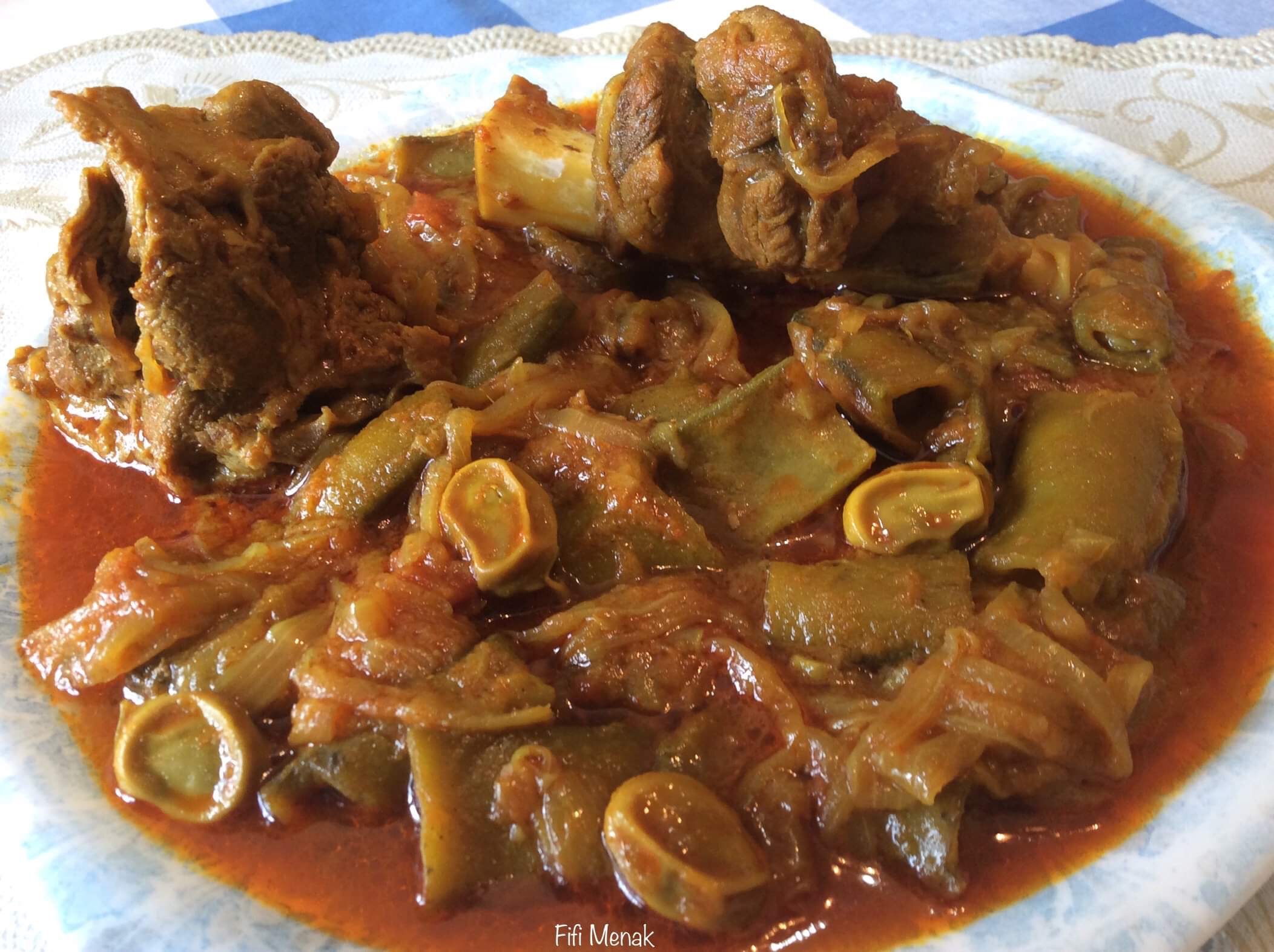 Fèves en sauce à la viande (Merqa bel foul)