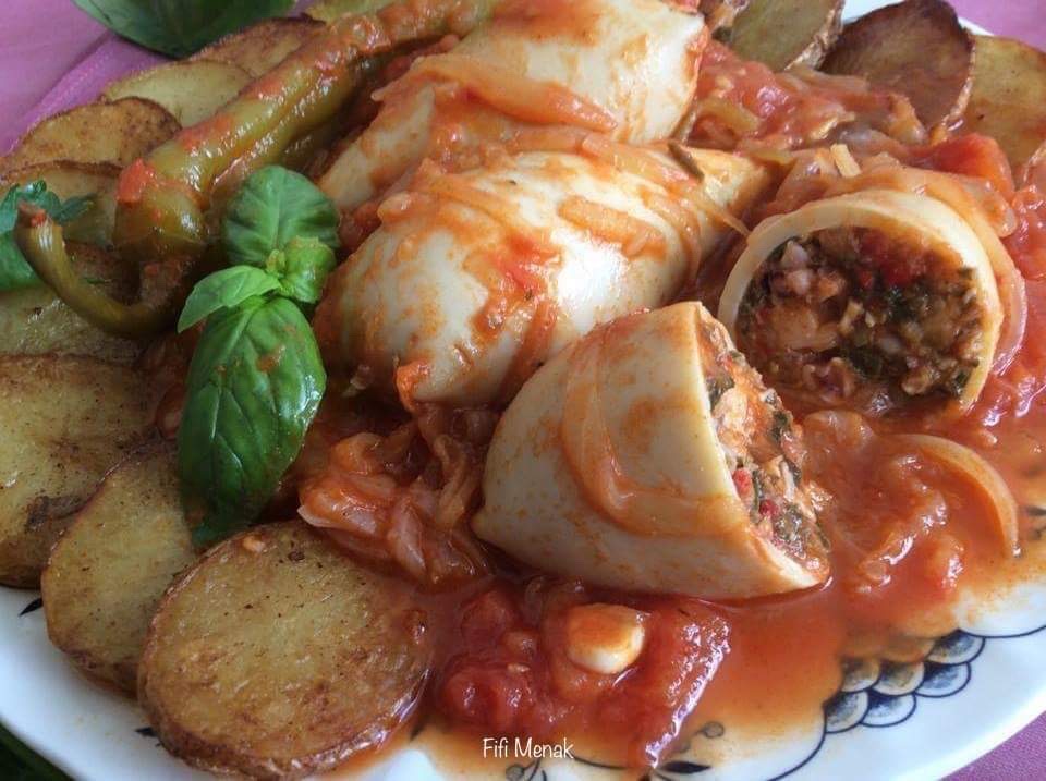 Mes calamars farcis en sauce à l’algérienne.